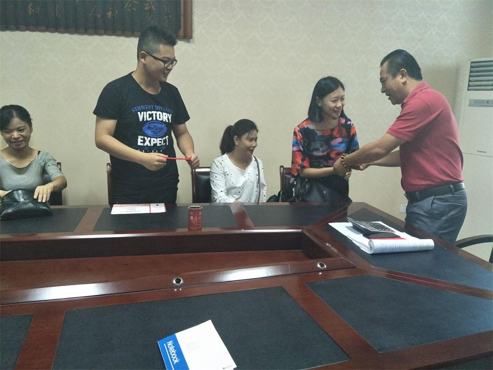 福建易順建筑工程有限公司2017年第一屆：“金秋助學(xué)，學(xué)子圓夢，誠信你我，感恩社會”