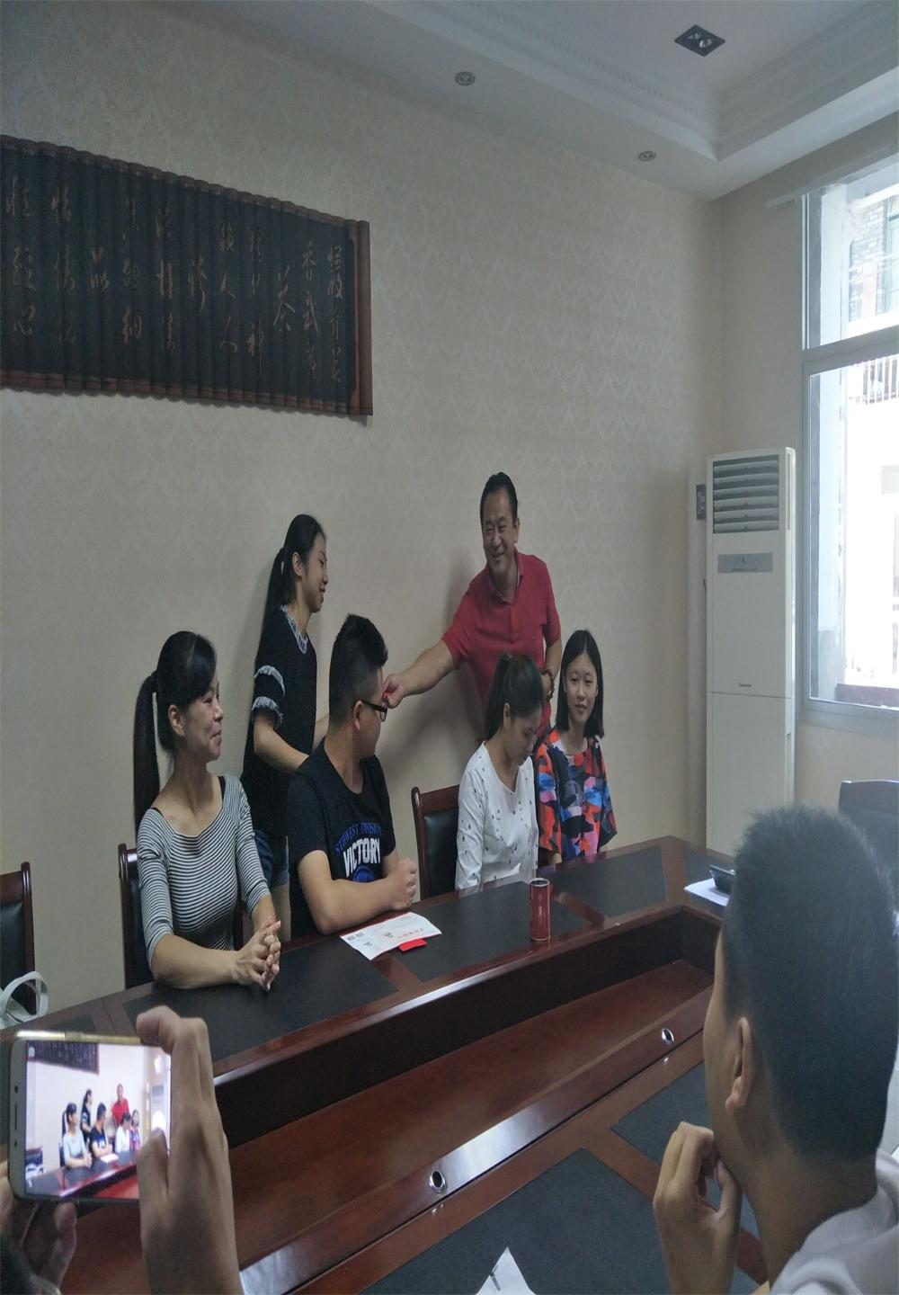 福建易順建筑工程有限公司2017年第一屆：“金秋助學(xué)，學(xué)子圓夢，誠信你我，感恩社會”